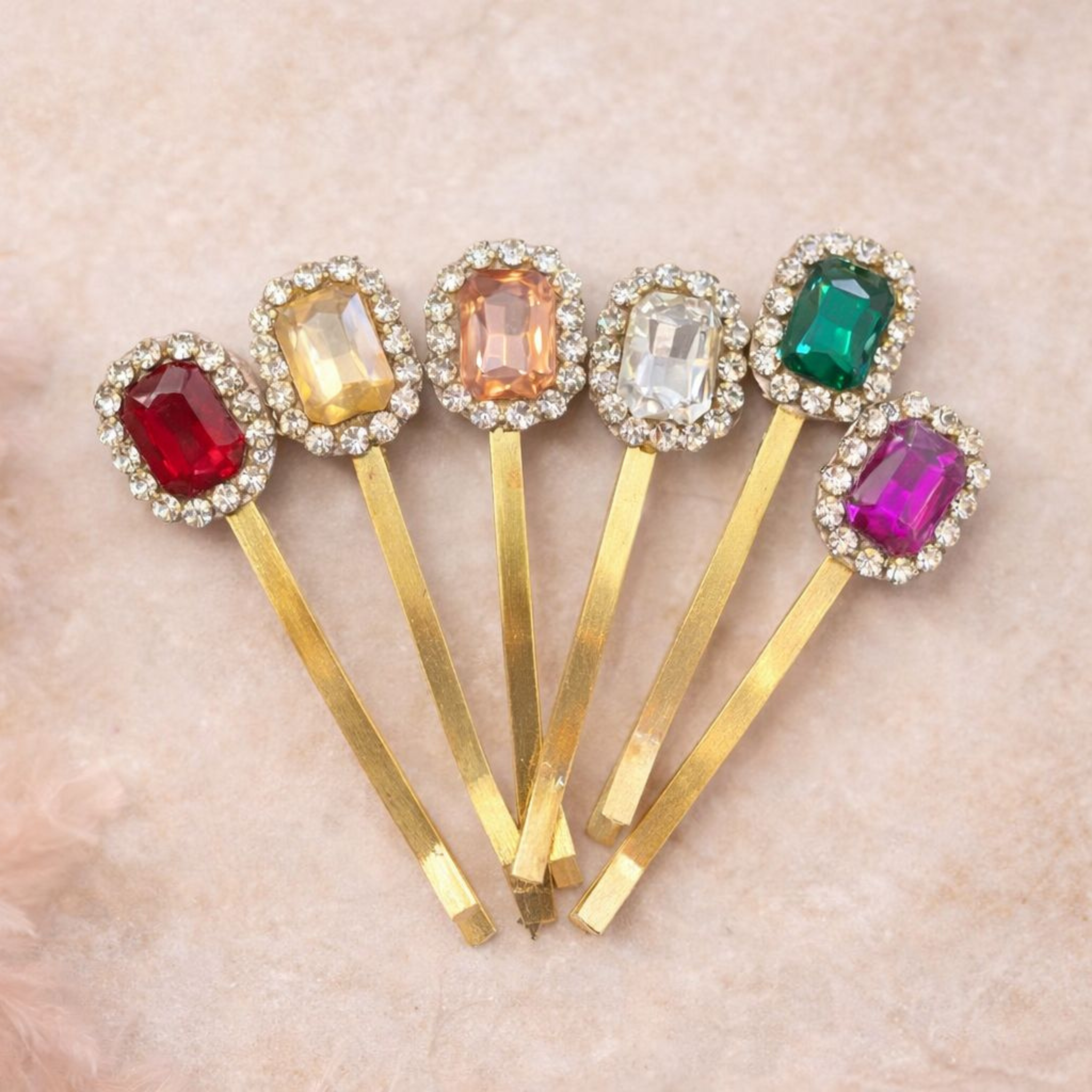 Multi-colored pins- 6 pcs
